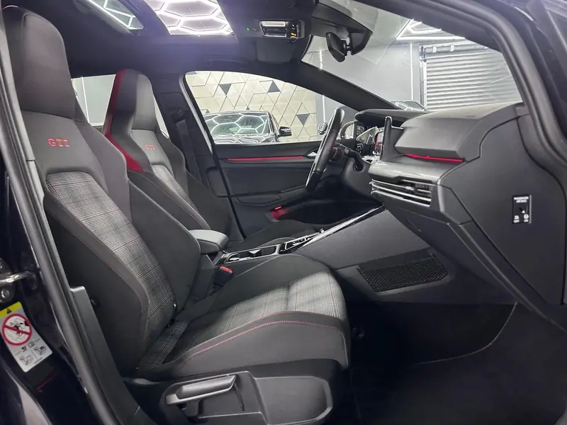 Volkswagen Golf GTI – Foto 10 von 18