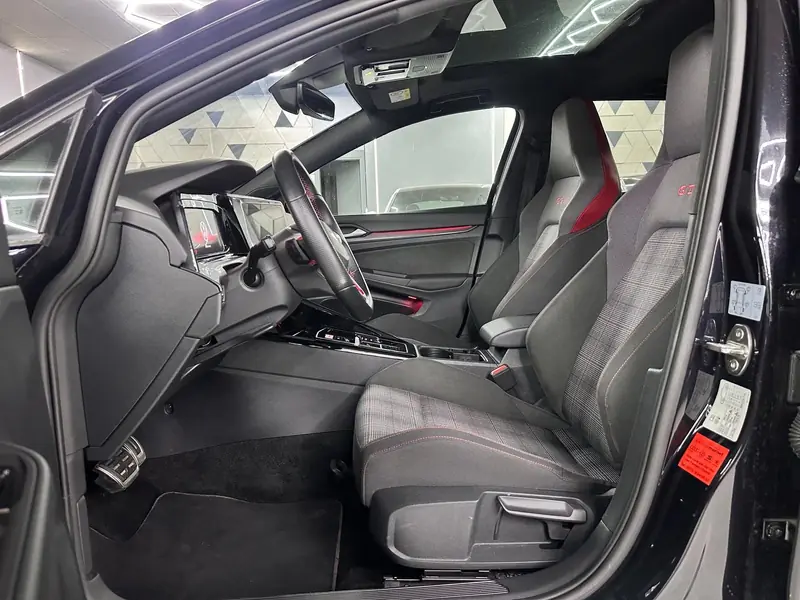 Volkswagen Golf GTI – Foto 11 von 18