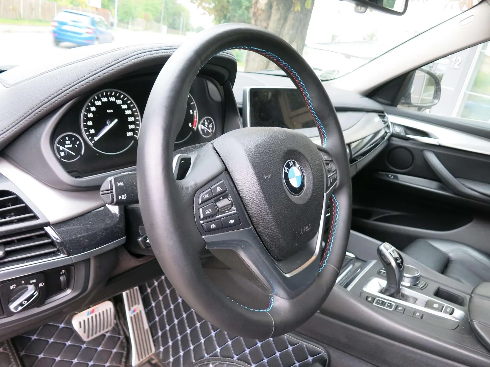 BMW X6 xDrive40d 3.0d Steptronic (2016) zum Import aus Deutschland – Foto 7 von 11