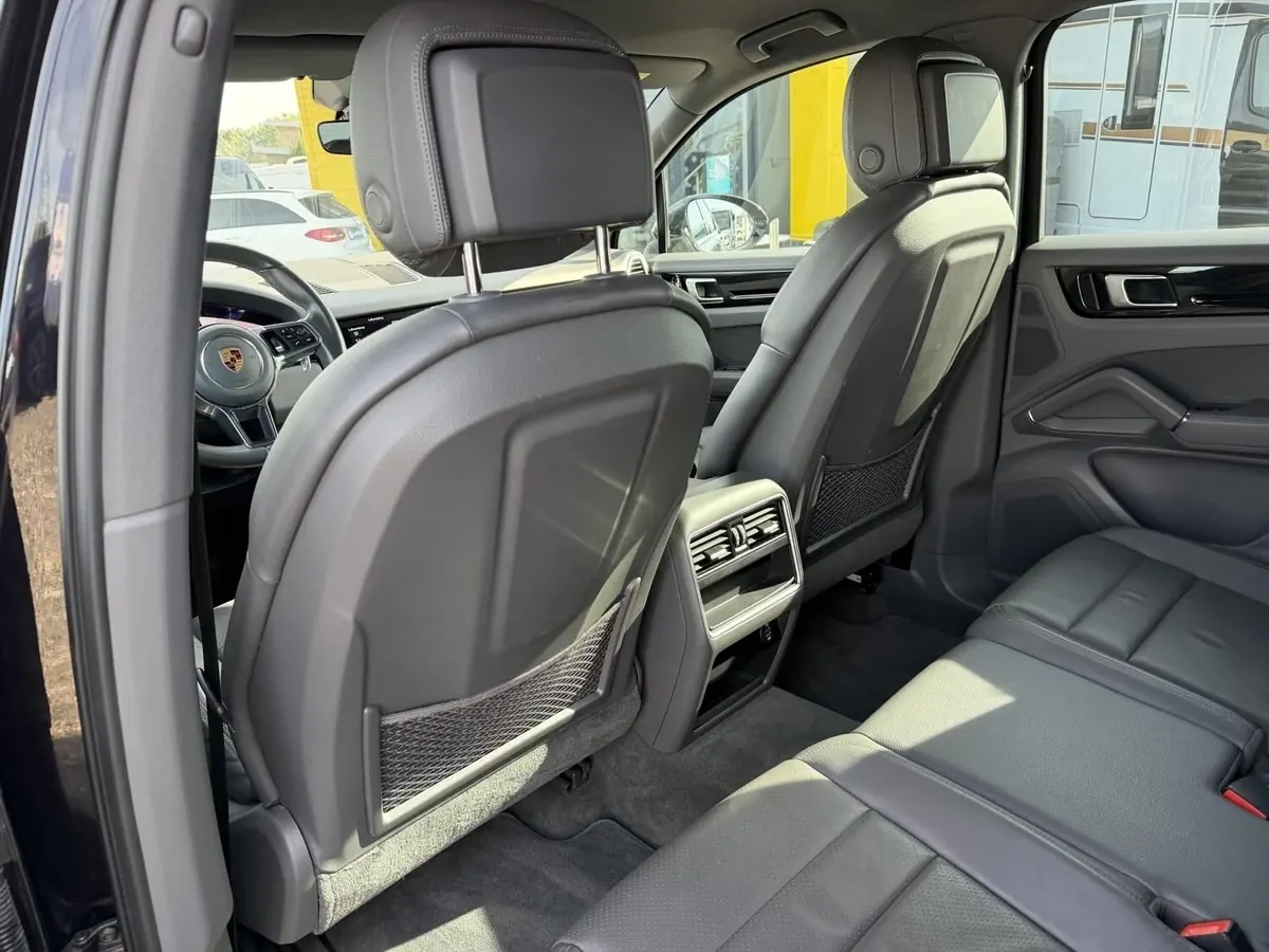 Porsche Cayenne 3.0 V6 Tiptronic S (2018) zum Import aus Deutschland – Foto 11 von 13