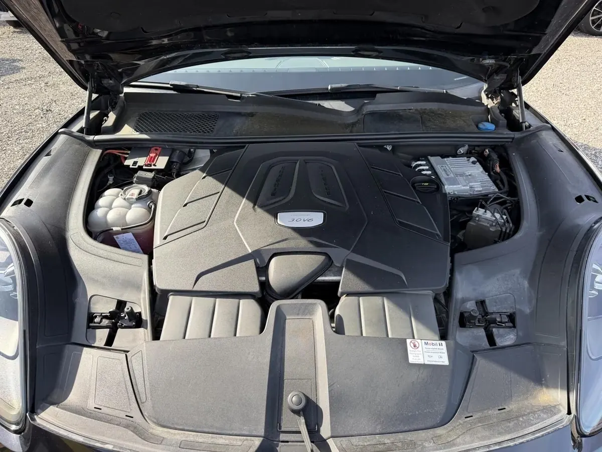 Porsche Cayenne 3.0 V6 Tiptronic S (2018) zum Import aus Deutschland – Foto 13 von 13
