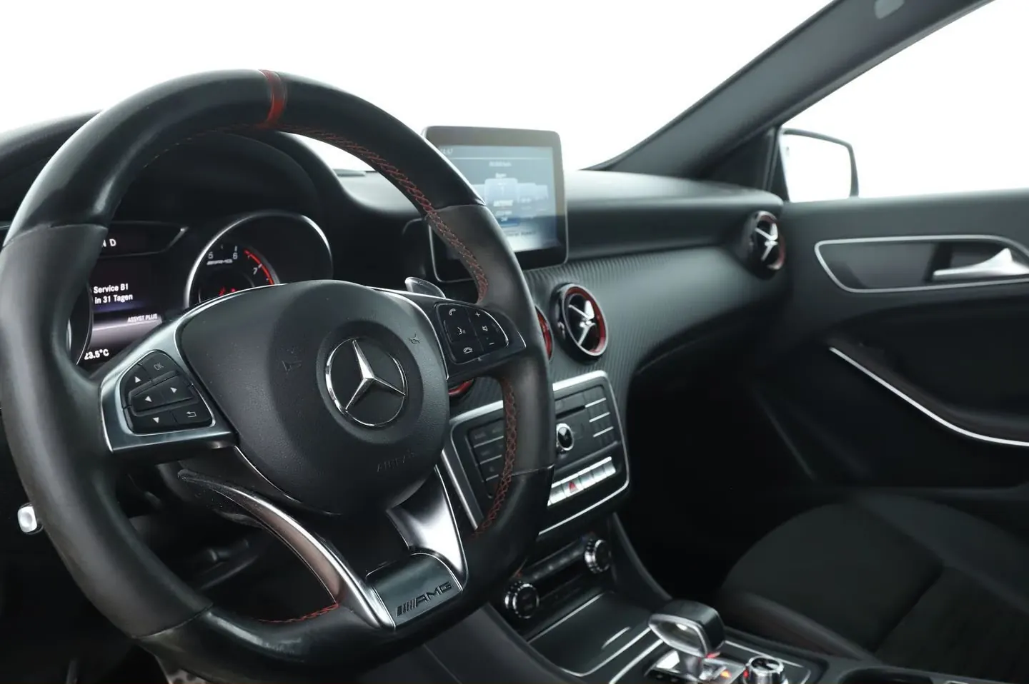 Mercedes-AMG A 45 4MATIC 2.0 SPEEDSHIFT DCT de 2017 para importar desde Alemania – Foto 10 de 13